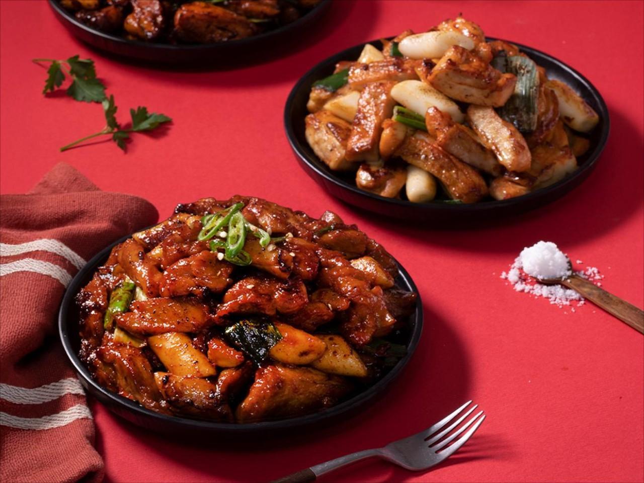 화락 바베큐치킨 인테리어